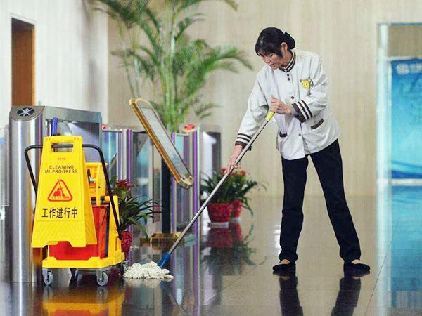 為什么現在很多企業保潔選擇托管，而不是自招呢？